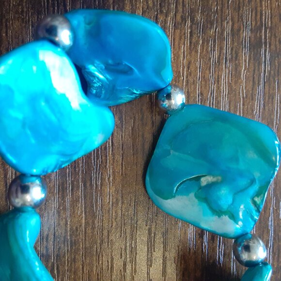 ** Blue Acrylic Beaded Stretch Bracelet - Picture 3 of 4